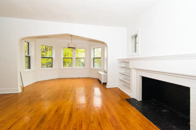 $700,000 | 208 South Austin Boulevard, Oak Park, IL 60304