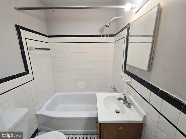 $1,250 | 2120 East Cheltenham Avenue, Philadelphia, PA 19124