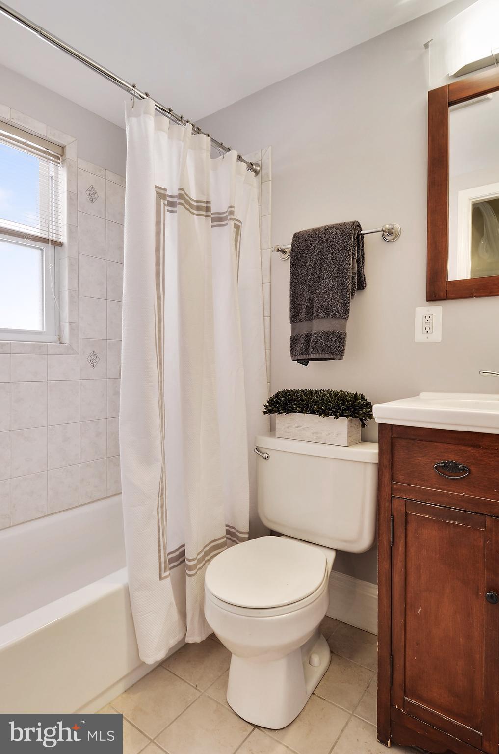 1320 Riggs Street Northwest Washington, DC 20009 - Photo 26 of 30 Bath