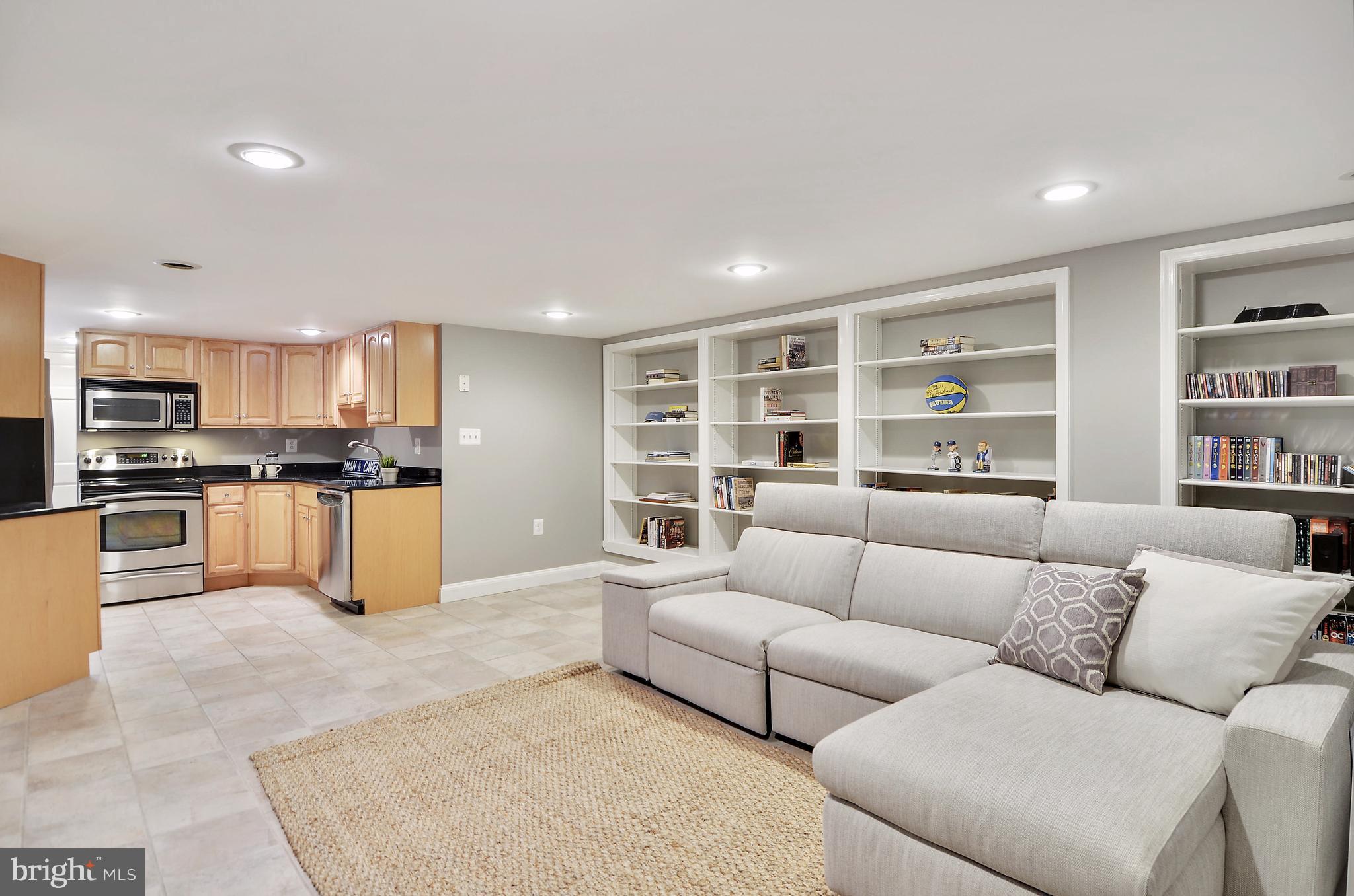 1320 Riggs Street Northwest Washington, DC 20009 - Photo 27 of 30 Family Room