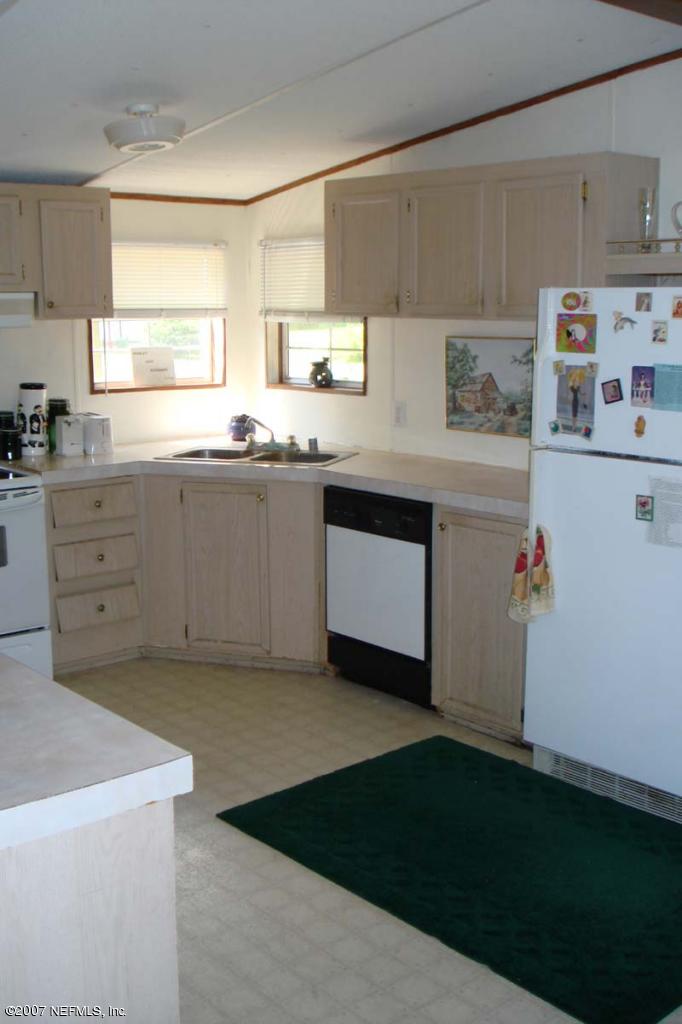10060 Denton Road Jacksonville, FL 32226 - Photo 6 of 8 Kitchen