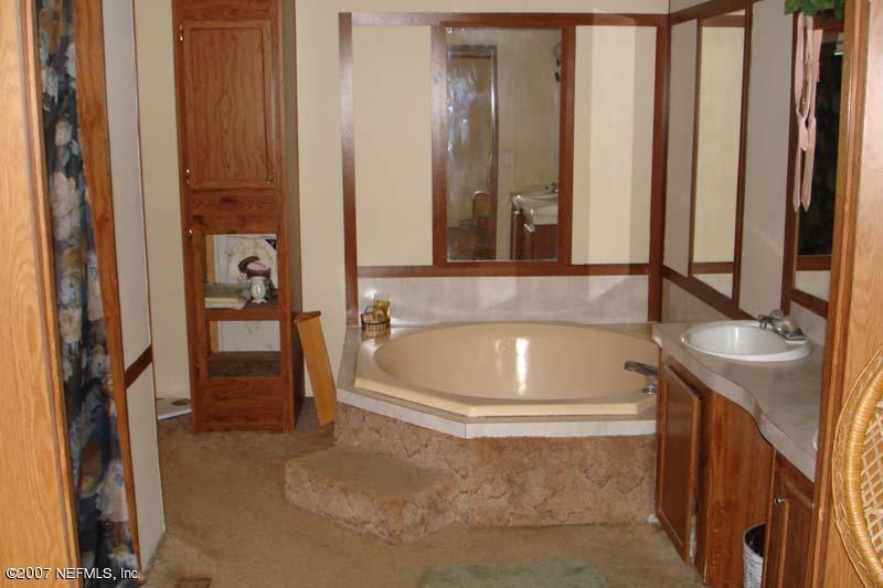 10060 Denton Road Jacksonville, FL 32226 - Photo 8 of 8 Master Bath