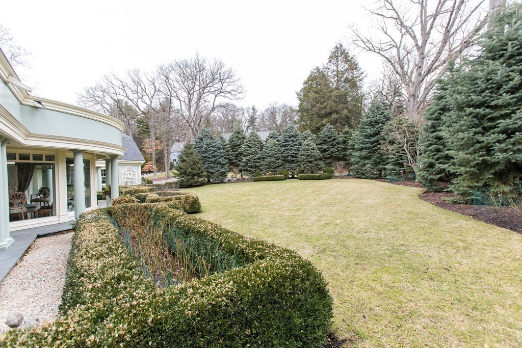 10 Livermore Road Wellesley, MA 02481 - Photo 23 of 26