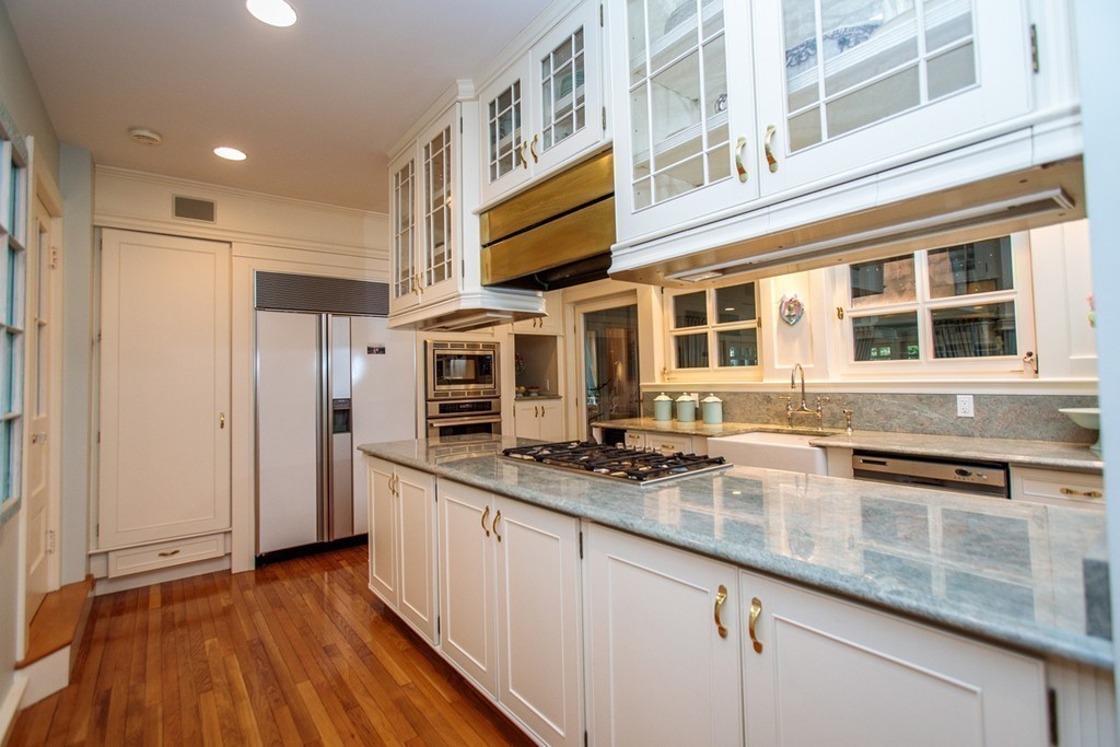 10 Livermore Road Wellesley, MA 02481 - Photo 10 of 26