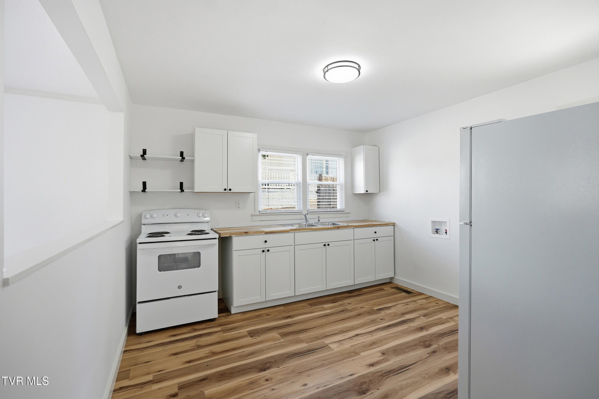 2226 Bay Street Bristol, TN 37620 - Photo 12 of 28 12_2226 bay st-09