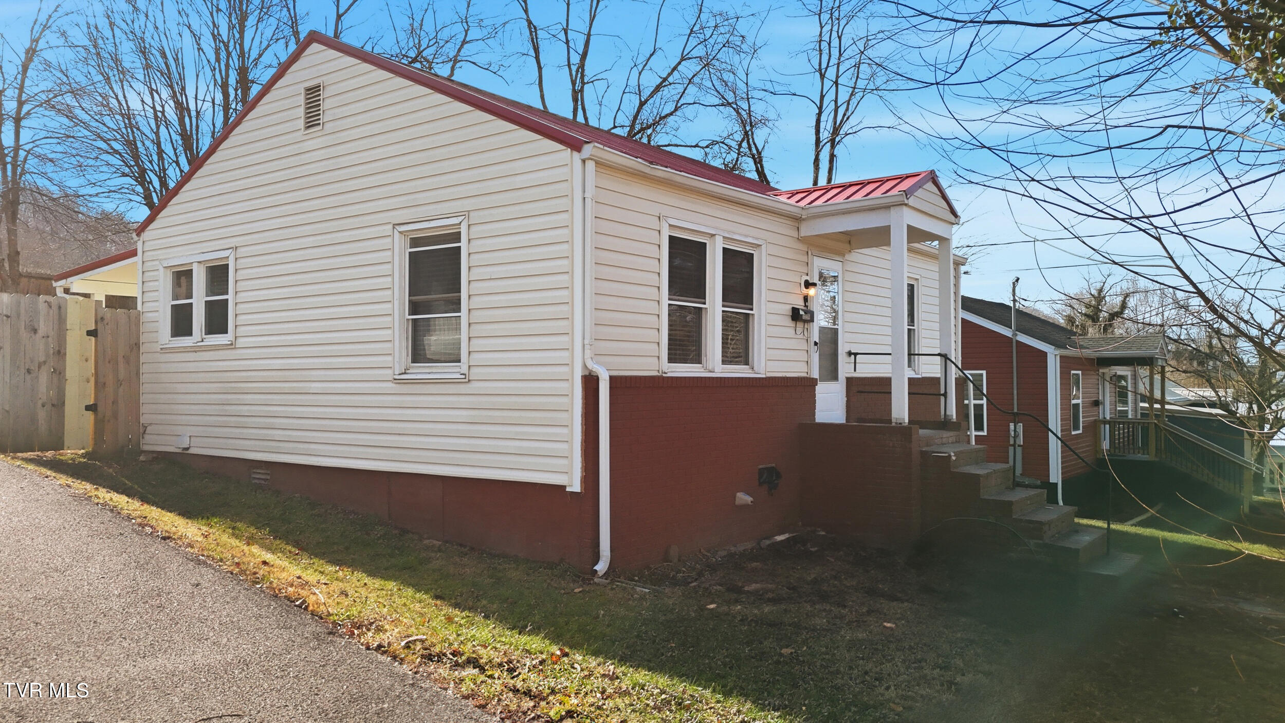 2226 Bay Street Bristol, TN 37620 - Photo 4 of 28 4_2226 bay st-03