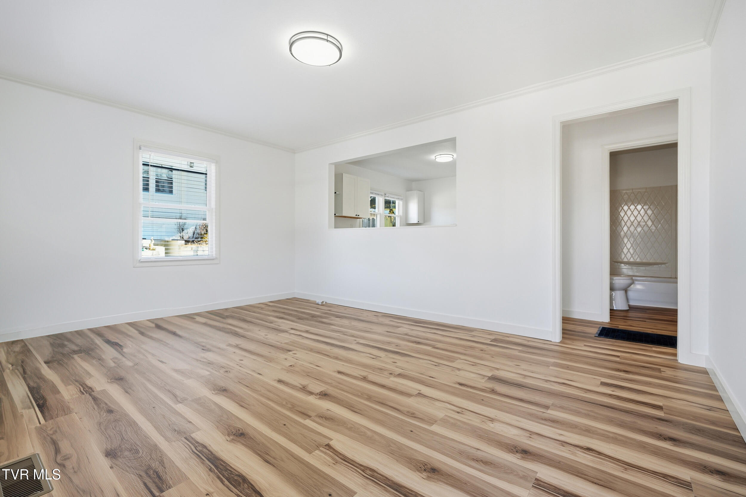 2226 Bay Street Bristol, TN 37620 - Photo 7 of 28 7_2226 bay st-06