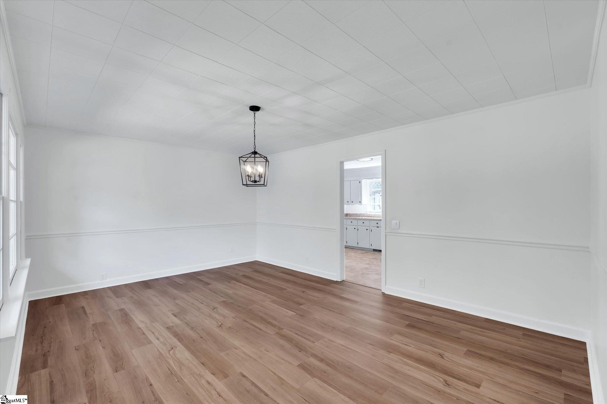 105 Midway Drive Westminster, SC 29693 - Photo 3 of 33