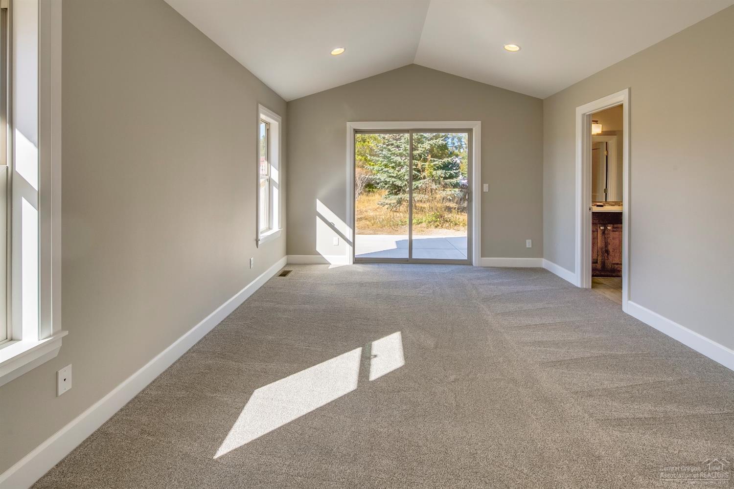 19215 Shoshone Road Bend, OR 97702 - Photo 17 of 25 Gallery Image 17