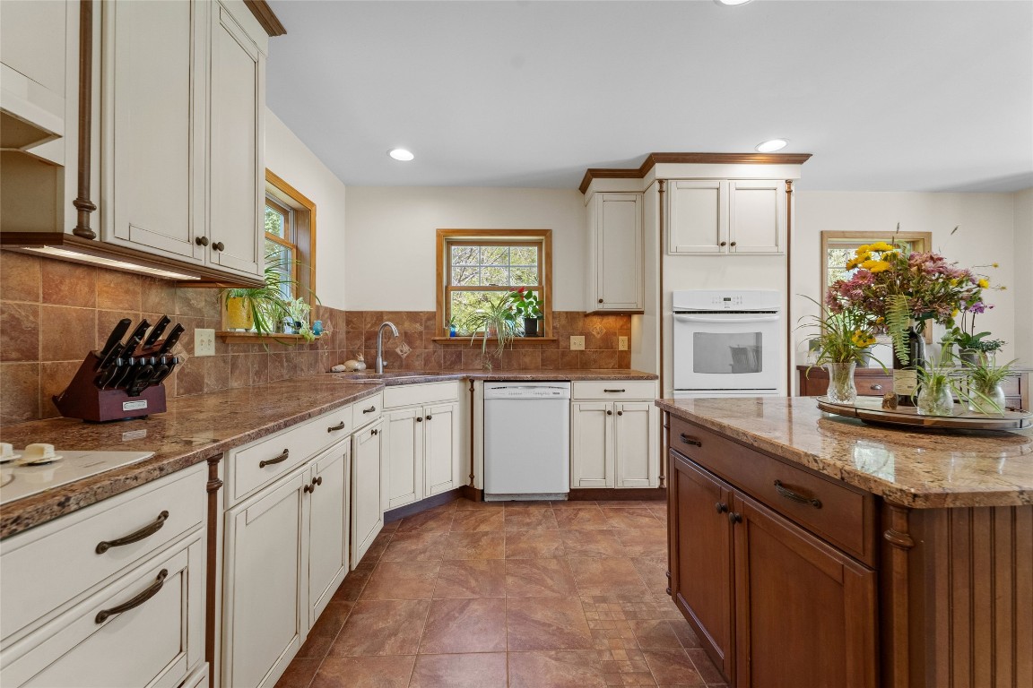 139 Nelson Road Vestal, NY 13850 - Photo 11 of 45