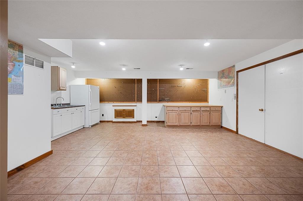 409 Bryn Court Pittsburgh, PA 15237 - Photo 36 of 50 a view of a big room with white walls