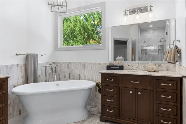 $2,750,000 | 166 South Oak Pointe Drive, Seneca, SC 29672