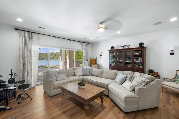 $2,750,000 | 166 South Oak Pointe Drive, Seneca, SC 29672