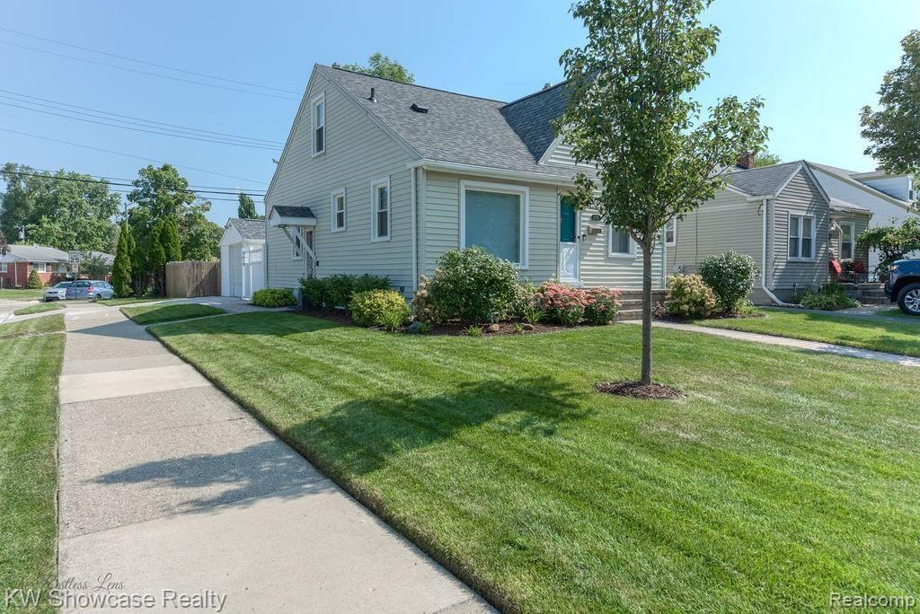 2738 Crooks Road Royal Oak, MI 48073 - Photo 2 of 25