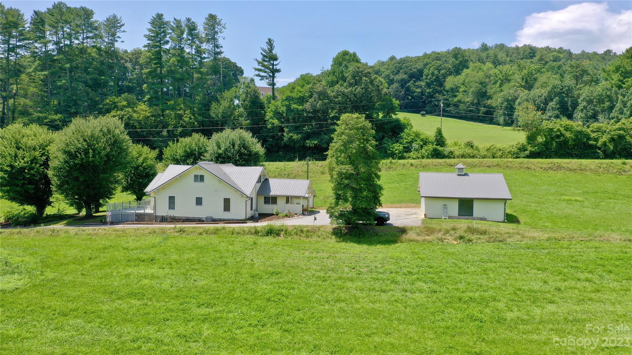 10 Bob Hall Road Whittier, NC 28789 - Photo 1 of 46 Gallery Image 1