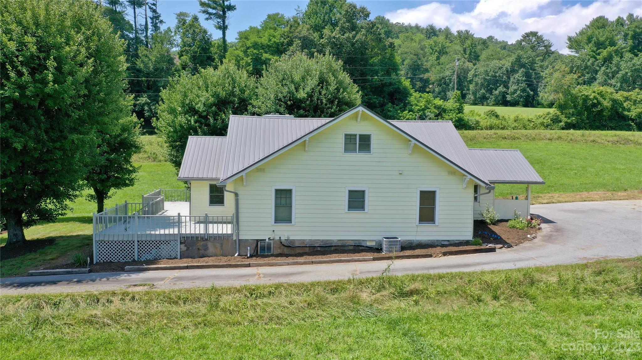 10 Bob Hall Road Whittier, NC 28789 - Photo 7 of 46 Gallery Image 7