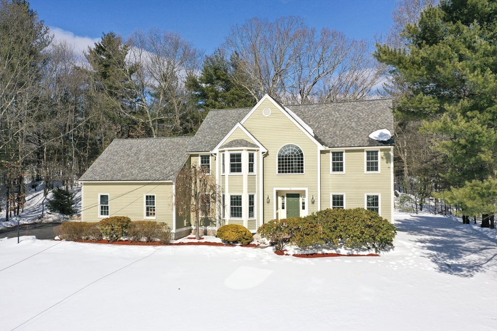 18 Bubbling Brook Road Franklin, MA 02038 - Photo 1 of 42 Gallery Image 1