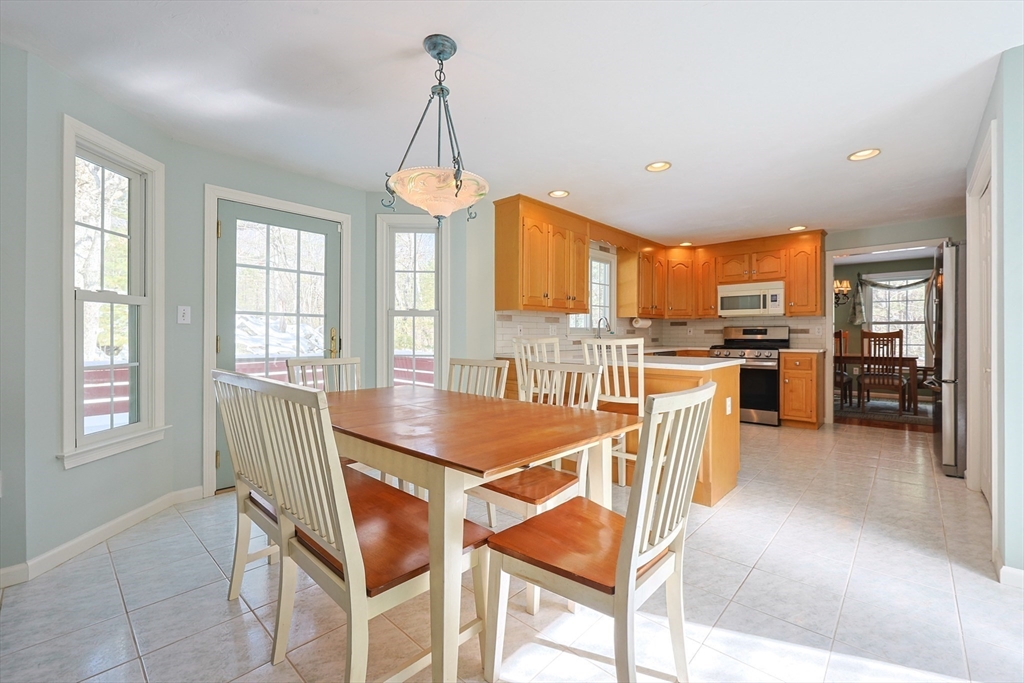 18 Bubbling Brook Road Franklin, MA 02038 - Photo 14 of 42 Gallery Image 14