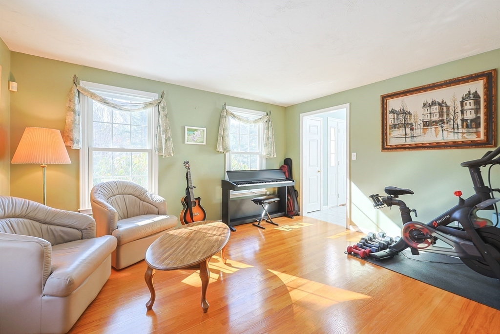 18 Bubbling Brook Road Franklin, MA 02038 - Photo 8 of 42 Gallery Image 8
