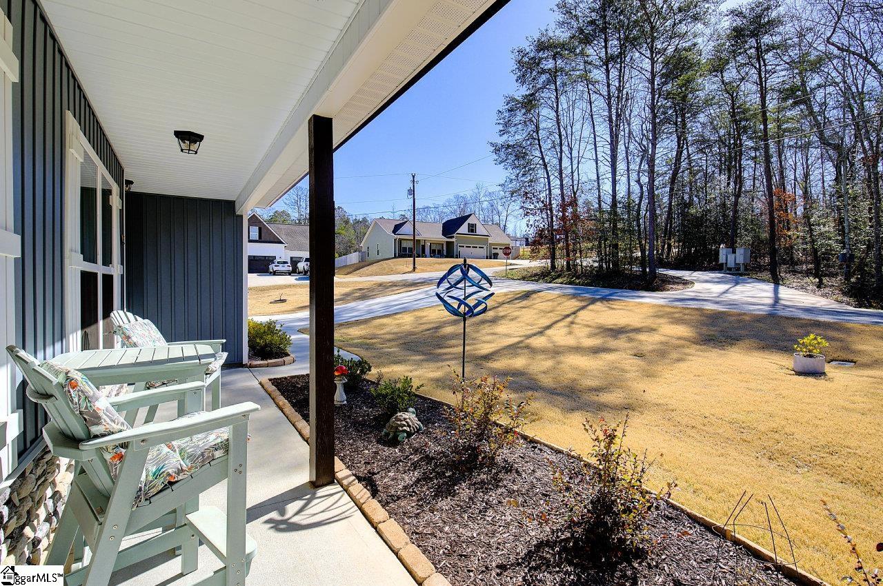 108 Inlet Pointe Drive Anderson, SC 29625 - Photo 3 of 32