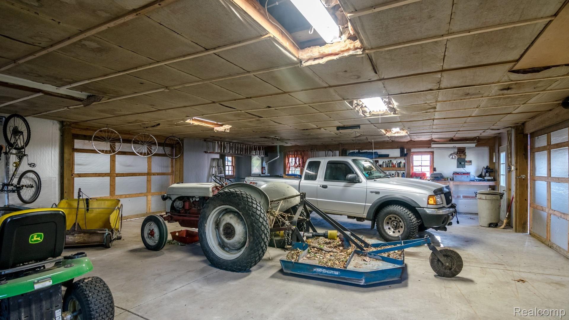 7231 Toma Road Dexter, MI 48130 - Photo 37 of 44 Barninside.jpg