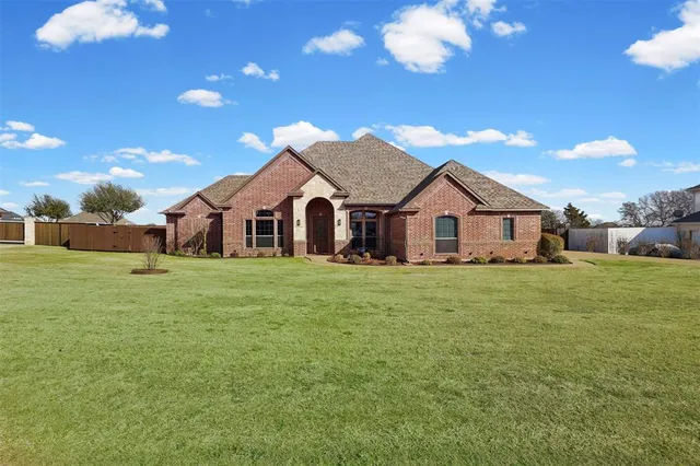$692,900 | 1920 Willow Bend Drive, Red Oak, TX 75154