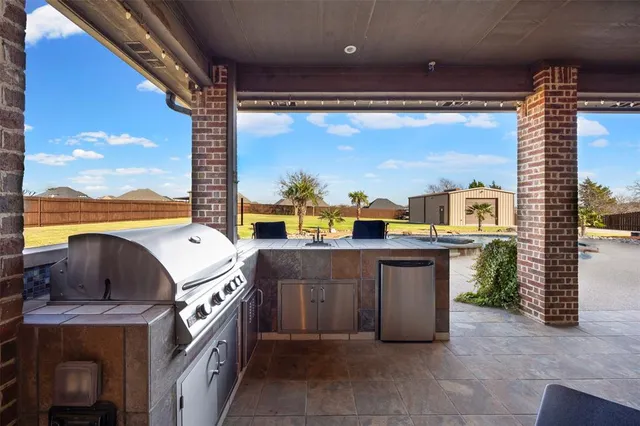 $692,900 | 1920 Willow Bend Drive, Red Oak, TX 75154