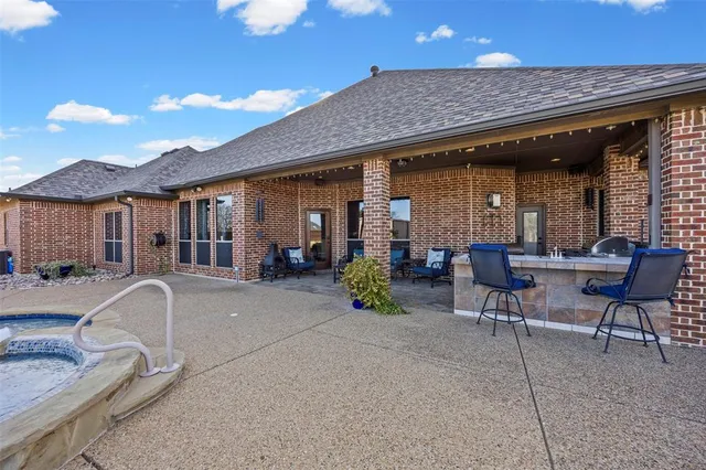 $692,900 | 1920 Willow Bend Drive, Red Oak, TX 75154
