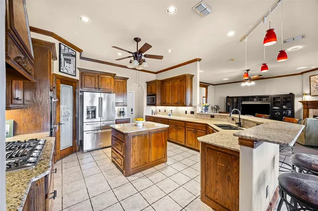 $692,900 | 1920 Willow Bend Drive, Red Oak, TX 75154