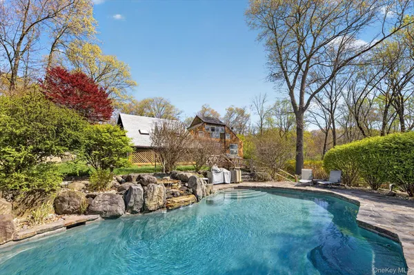 $1,149,000 | 213 Vail Lane, North Salem, NY 10560