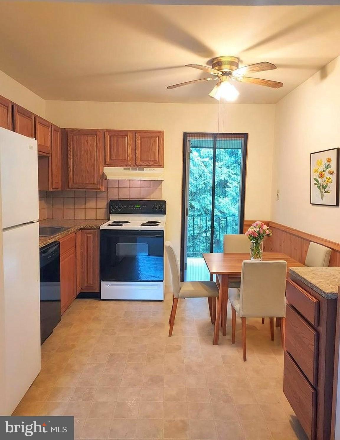 103 Deep Run Road, Unit A4 Dublin, PA 18917 - Photo 3 of 8 Updated Kitchen! AI Enhanced