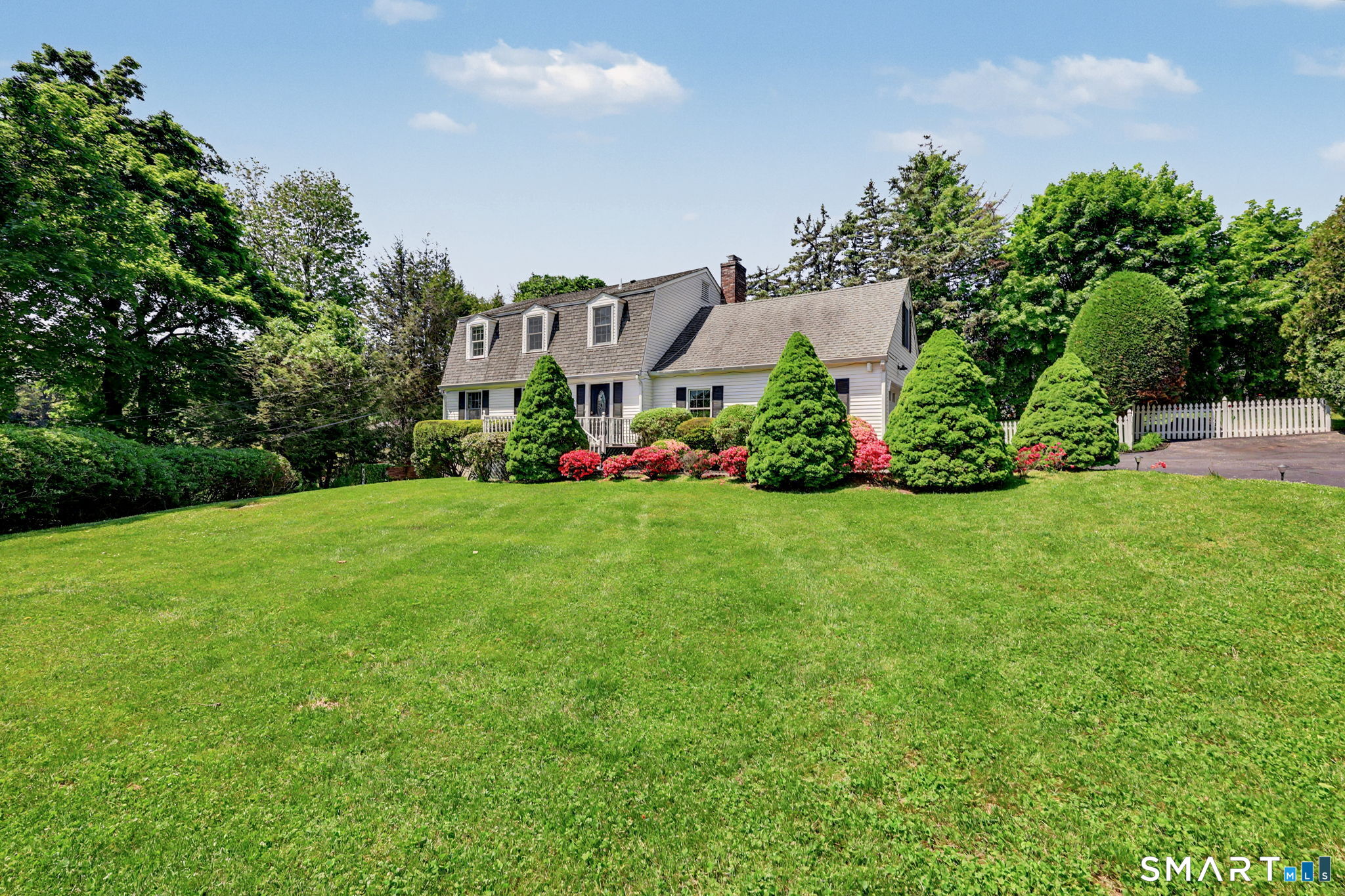 1100 Stillwater Road Stamford, CT 06902 - Photo 35 of 40 Beautifully landscaped Front Yard