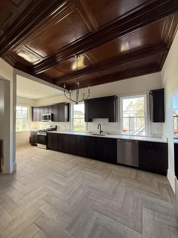 $4,500 | 72 Belmont Street, Unit 1, Fall River, MA 02720