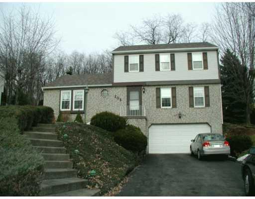 208 Lakeside Drive McKees Rocks, PA 15136 - Photo 1 of 8 Gallery Image 1