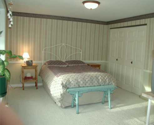 208 Lakeside Drive McKees Rocks, PA 15136 - Photo 6 of 8 Gallery Image 6