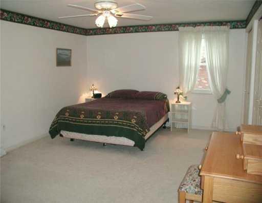 208 Lakeside Drive McKees Rocks, PA 15136 - Photo 7 of 8 Gallery Image 7
