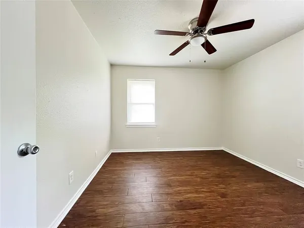$1,695 | 114 South Manor Court, Sanger, TX 76266