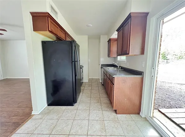 $1,695 | 114 South Manor Court, Sanger, TX 76266