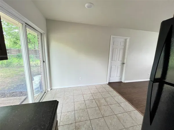 $1,695 | 114 South Manor Court, Sanger, TX 76266