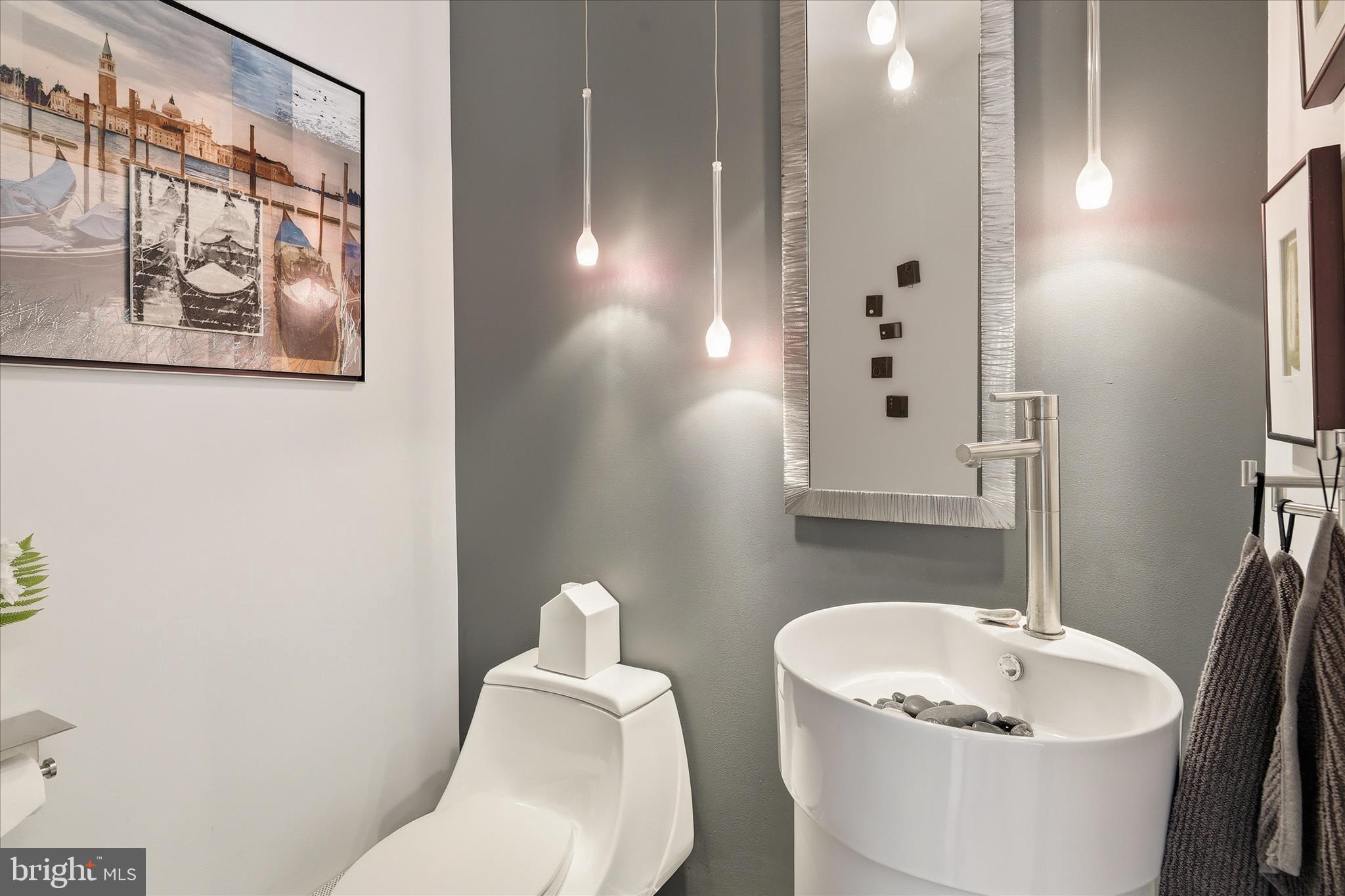 927 Buckhorn Road Sykesville, MD 21784 - Photo 37 of 147 Powder Room - Custom Lighting
