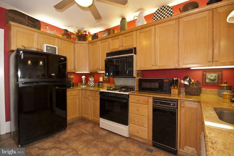 227 Chancery Road Baltimore, MD 21218 - Photo 9 of 30 Kitchen