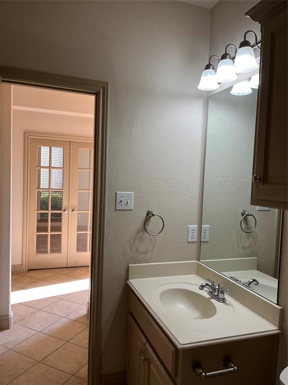 817 La Cima Irving, TX 75039 - Photo 16 of 40