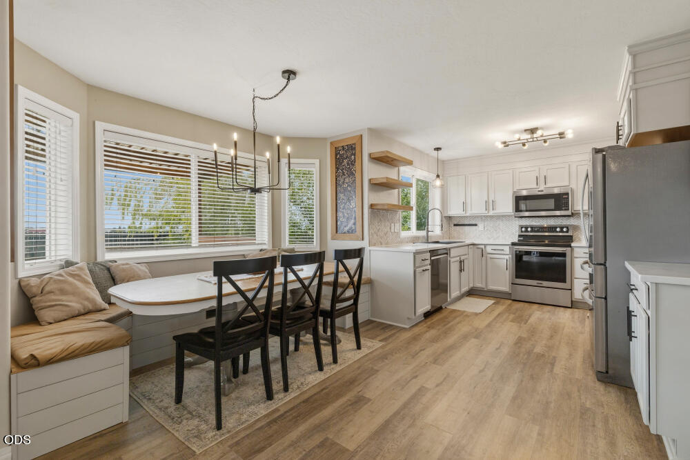 7464 Ruth Drive Klamath Falls, OR 97603 - Photo 11 of 47