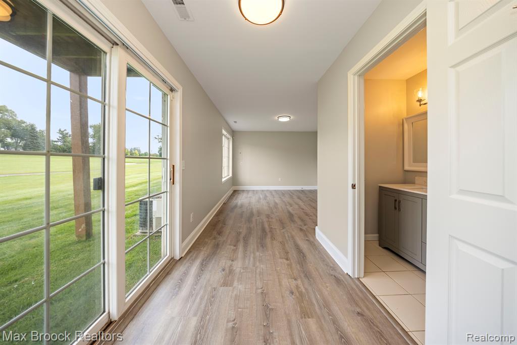 315 Oak Ridge Drive Pontiac, MI 48341 - Photo 19 of 26