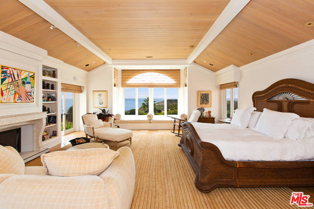 7160 Dume Drive Malibu, CA 90265 - Photo 14 of 24