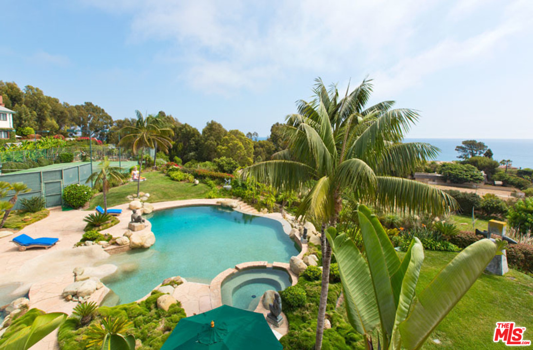 7160 Dume Drive Malibu, CA 90265 - Photo 17 of 24