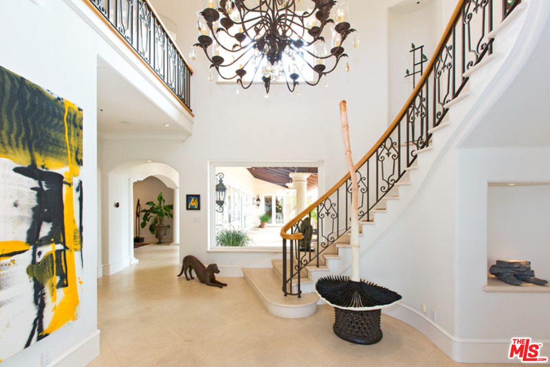 7160 Dume Drive Malibu, CA 90265 - Photo 4 of 24