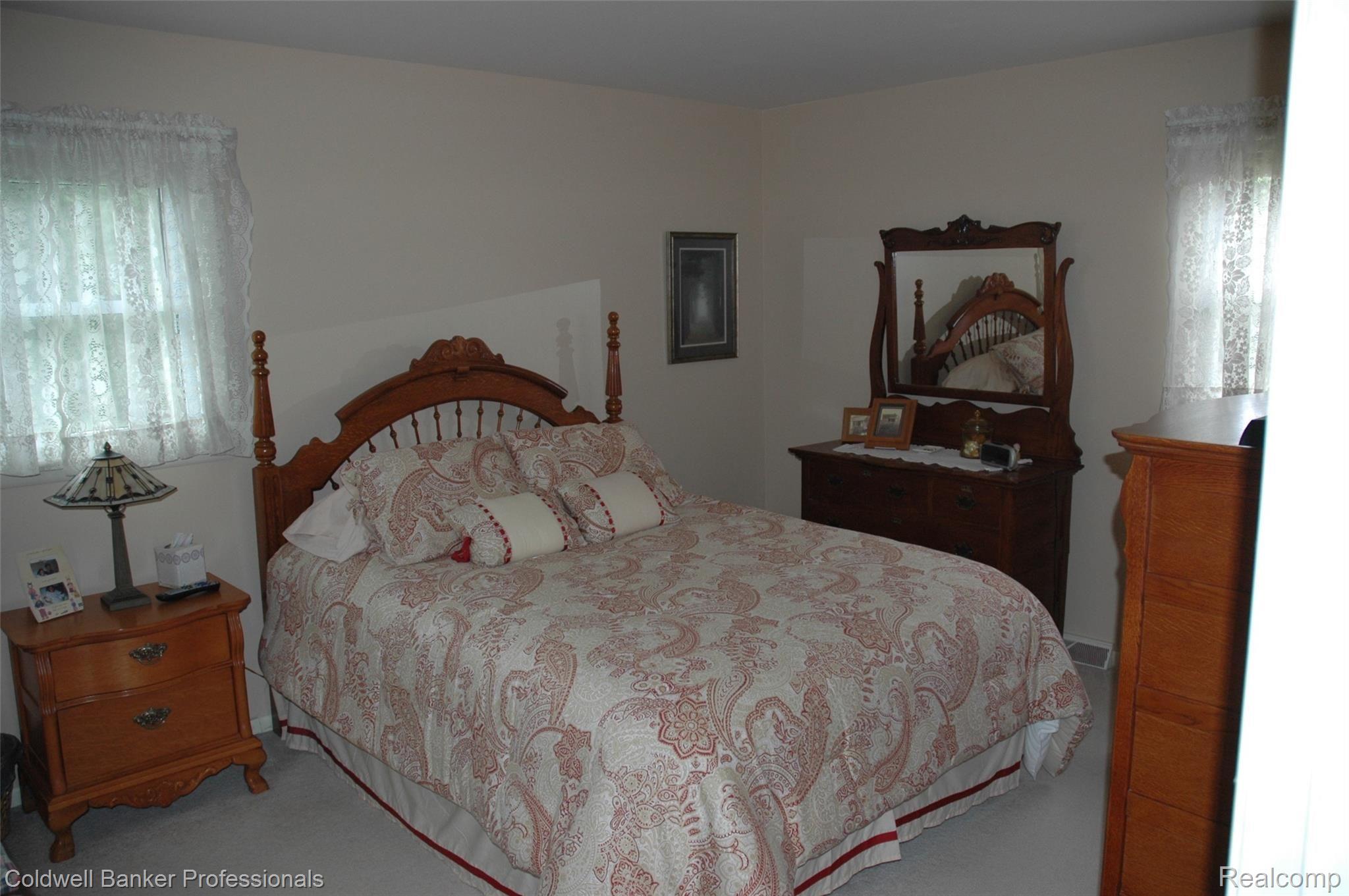 2094 Broker Road Lapeer, MI 48446 - Photo 19 of 31 DSC_0905.JPG