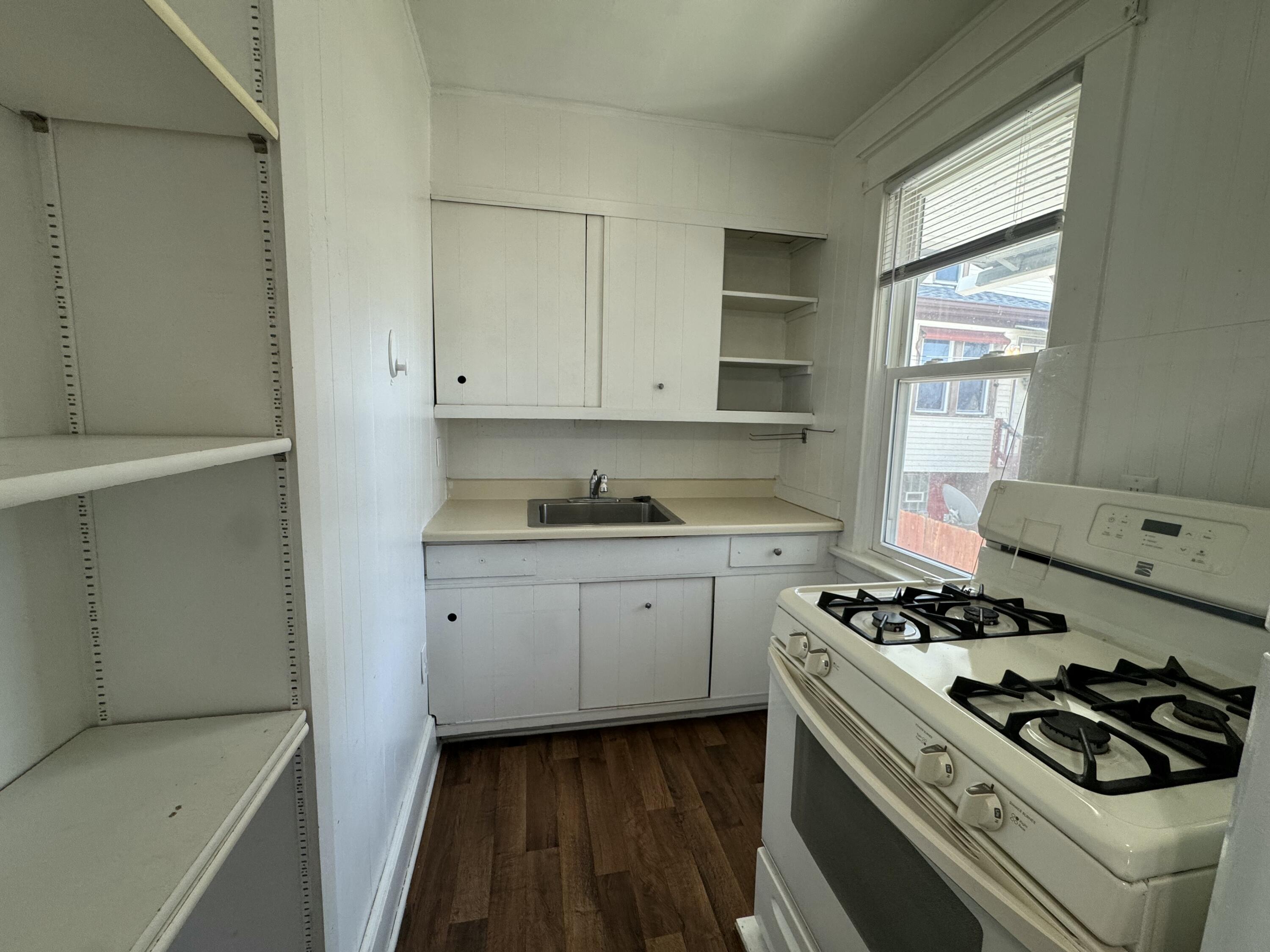 2451 South 9th Street, Unit 3 Milwaukee, WI 53215 - Photo 8 of 14 3FDFF5EA-DB24-4C9B-B02B-FD4A9B352E9A