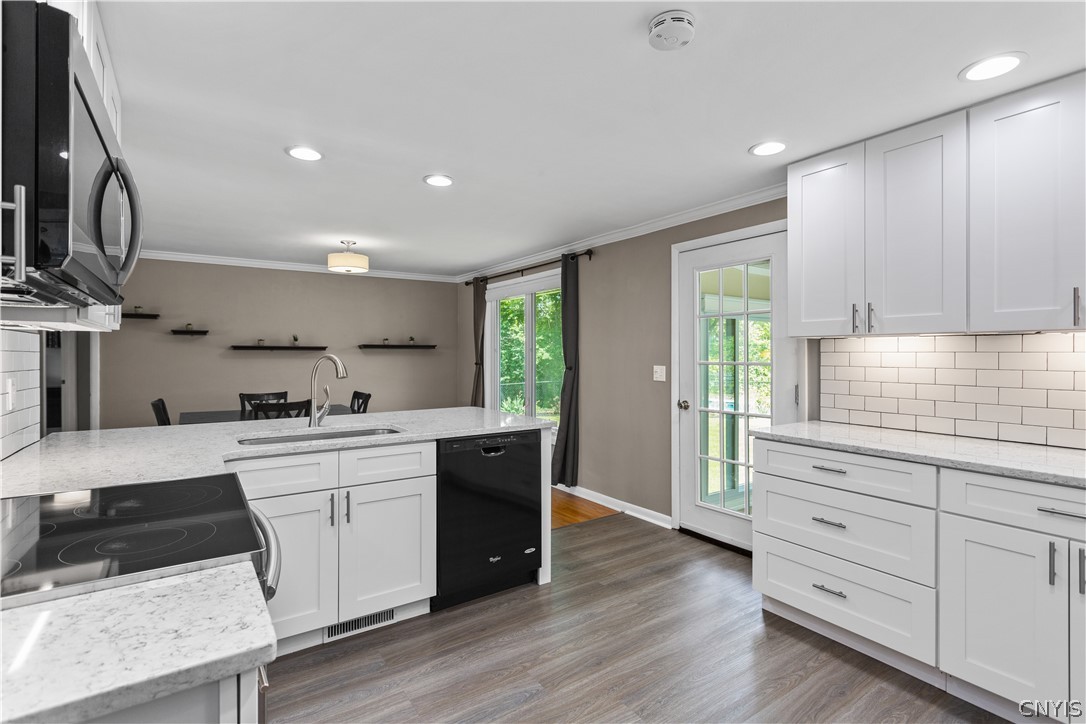 100 Windsor Drive DeWitt, NY 13214 - Photo 2 of 45